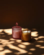 Load image into Gallery viewer, CHICH – Vela Artesanal de Miel, Copal, Sándalo y Cedro